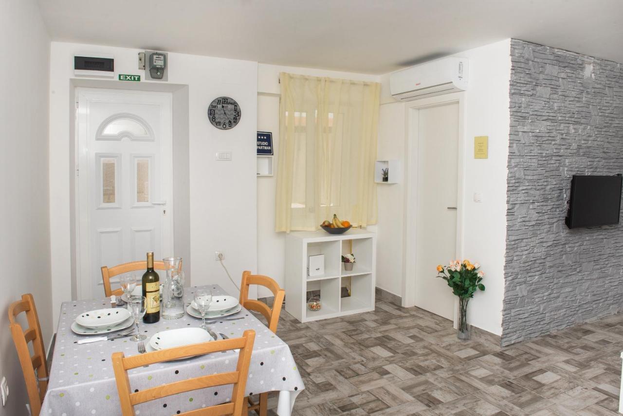 Studio Apartment Bilic Σίμπενικ Εξωτερικό φωτογραφία
