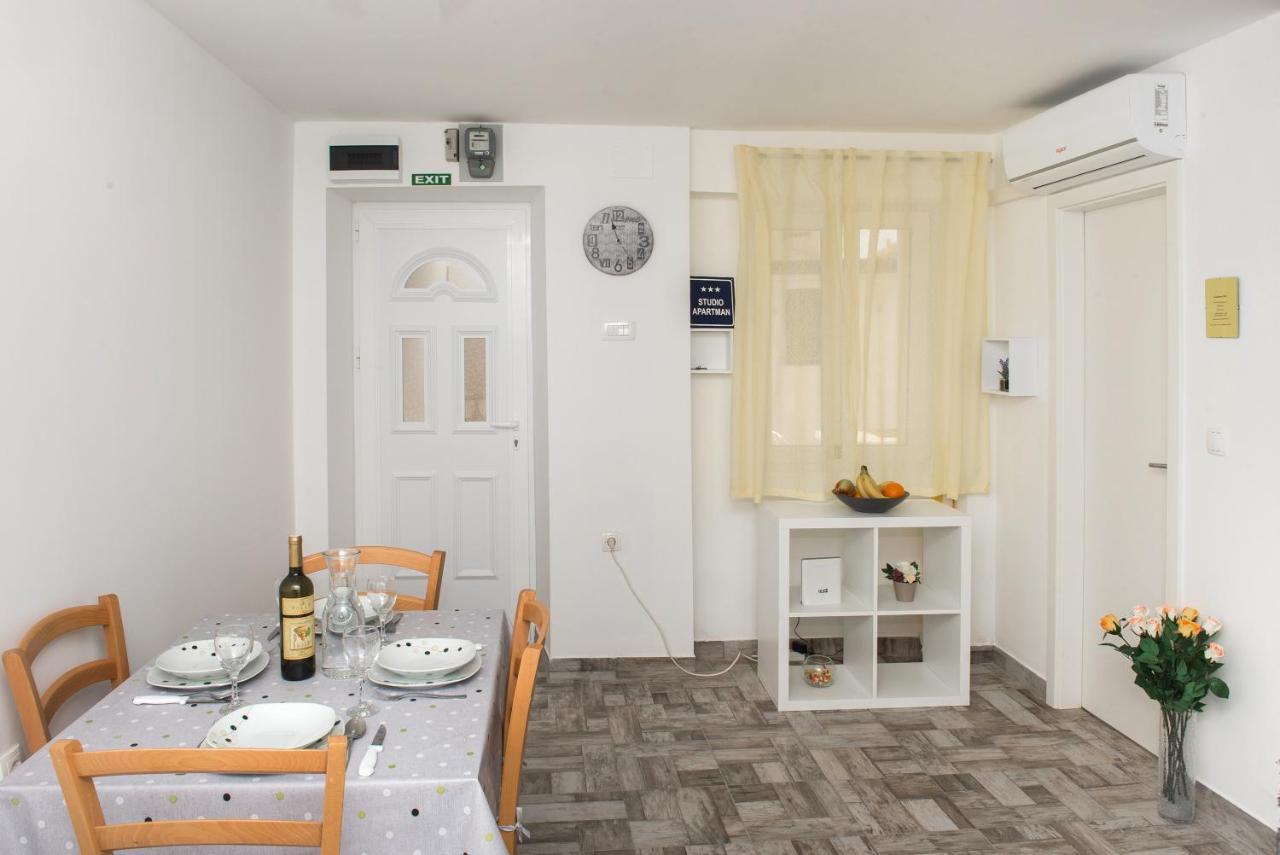 Studio Apartment Bilic Σίμπενικ Εξωτερικό φωτογραφία